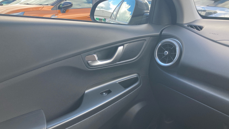 Hyundai KONA 100kW Premium 39kWh 5dr Auto Electric Hatchback